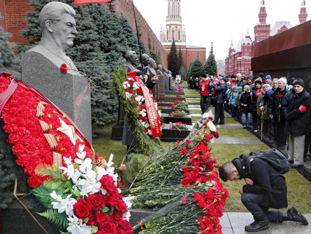 Tombe de Staline à la Nécropole du mur du Kremlin