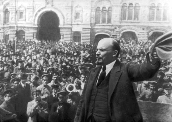 Lenin podczas rewolucji rosyjskiej 1917 roku