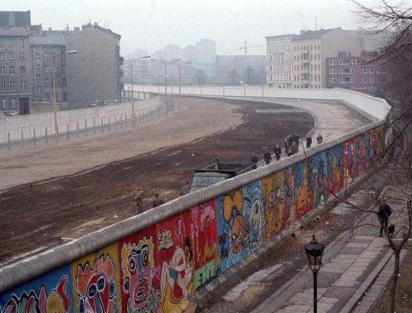 Mur berliński, symbol zimnej wojny