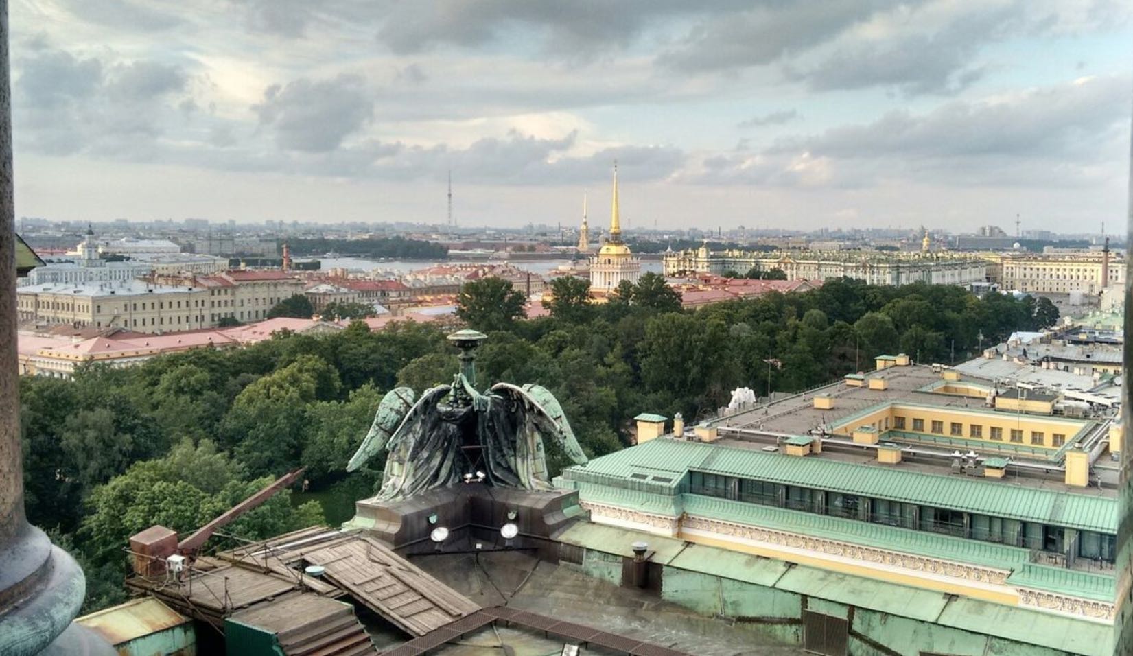 Blick auf Sankt Petersburg von der Kolonnade der Isaakskathedrale