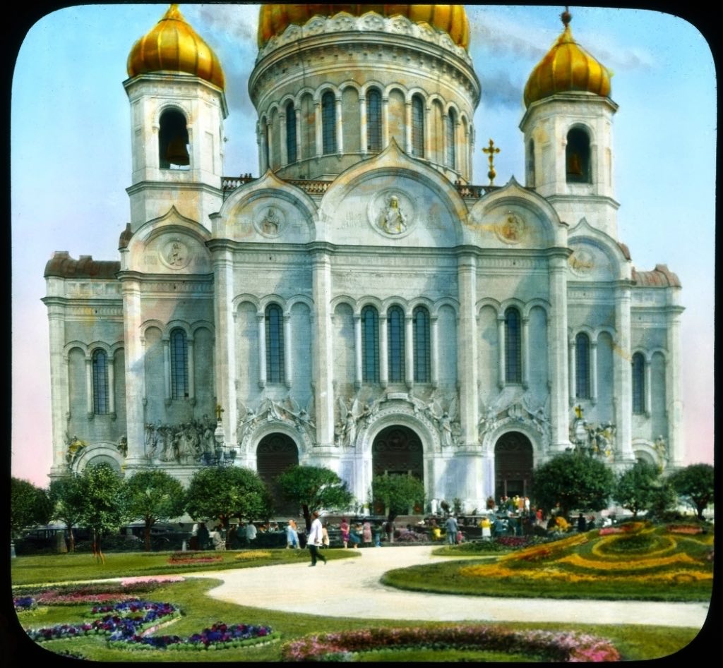 Cathedral of Christ the Saviour in Moscow in 1931, before its demolition