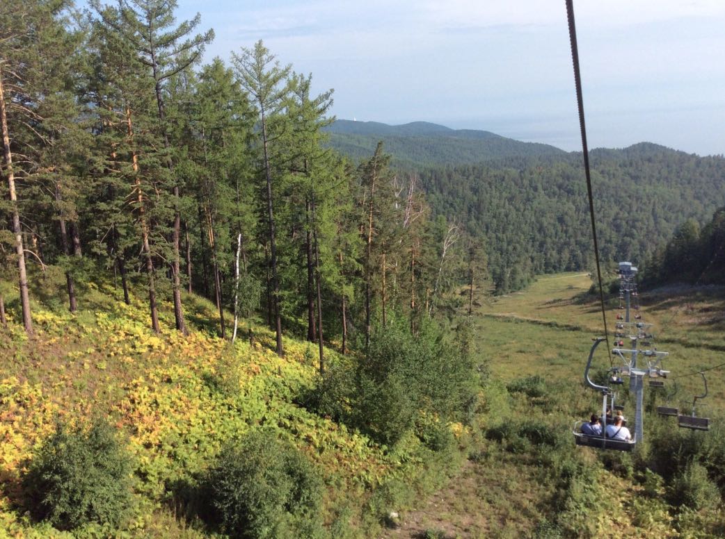 Sessellift hinauf zum Tscherski-Stein