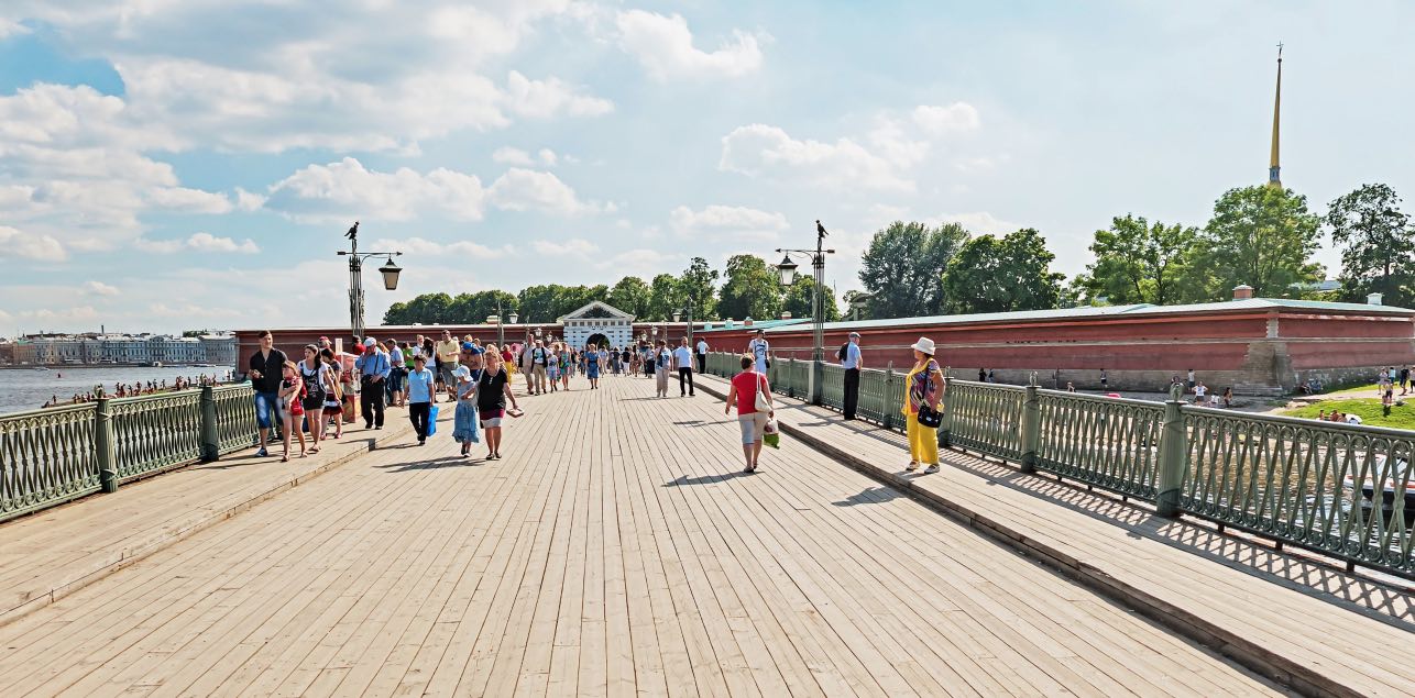 Ponte Ioannovsky - Accesso alla fortezza di Pietro e Paolo - Entrada principal