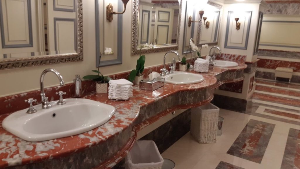 Toilette historiques du GOUM de Moscou - À l'intérieur