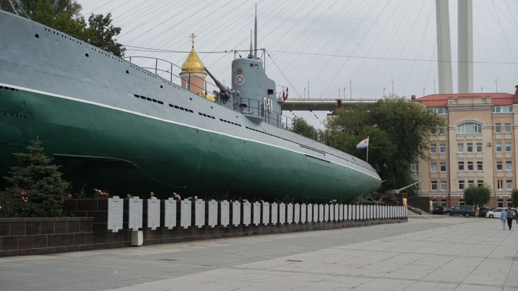 Museums-U-Boot S-56 an der Korabelnaja-Uferstraße in Wladiwostok